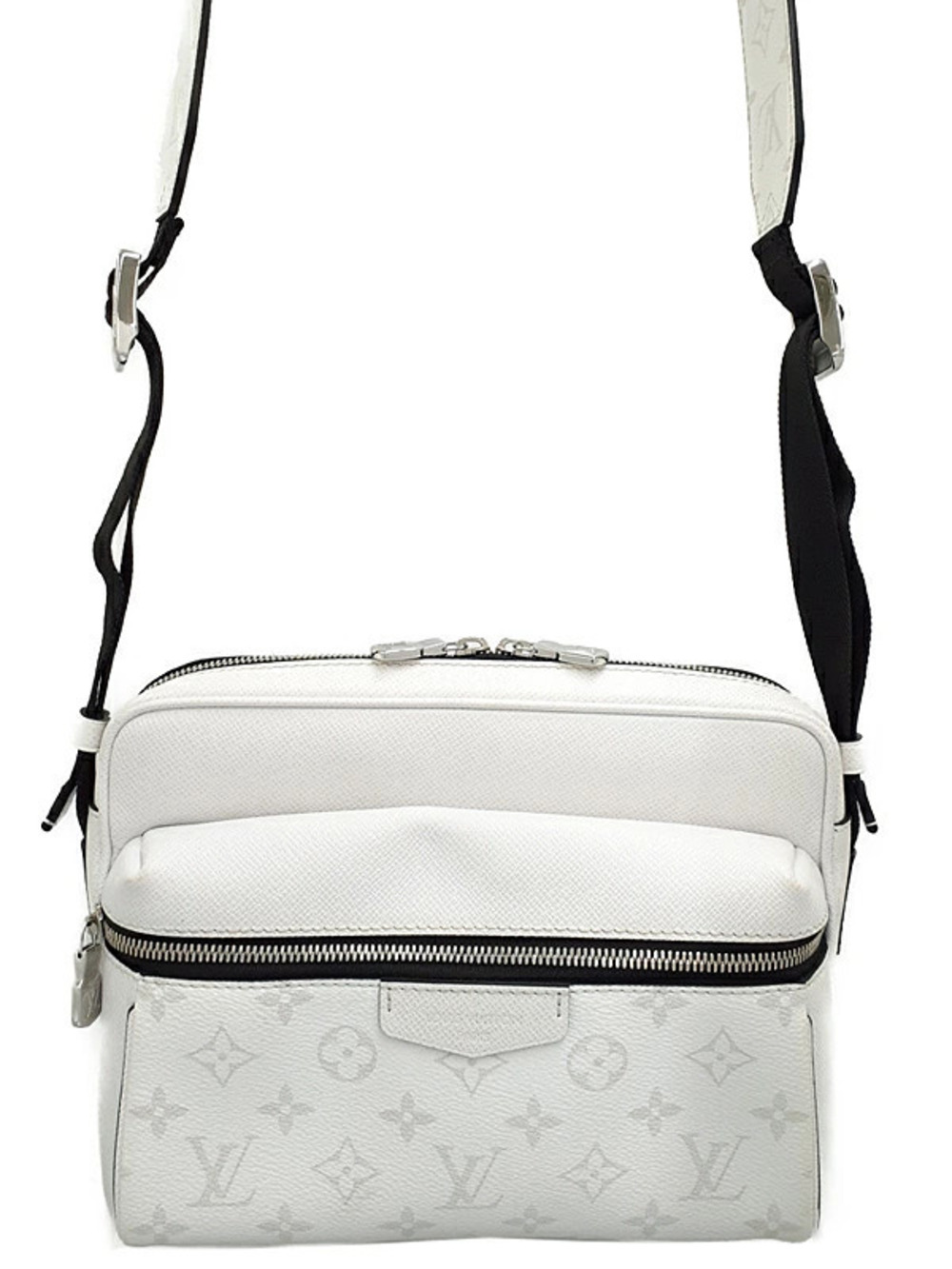 Louis Vuitton Taigarama Outdoor Messenger Shoulder Bag